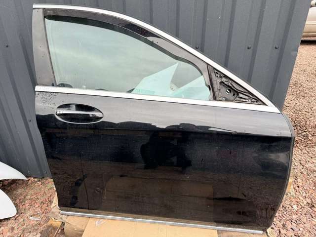Пасажирські передні двері A2227200205 MERCEDES