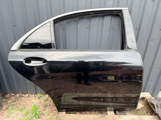 Двері пасажирські задні праві A2227300205 MERCEDES