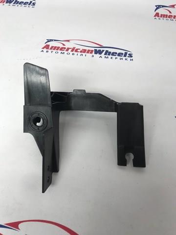 Кронштейн бампера переднього, лівий 71159TG7A00 HONDA