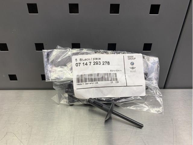 Кліпса молдингу крила 07147293278 BMW