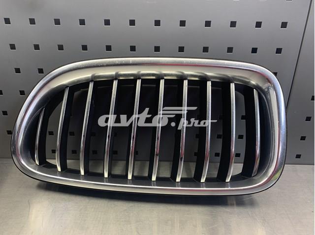 Решітка радіатора ліва 51137336477 BMW