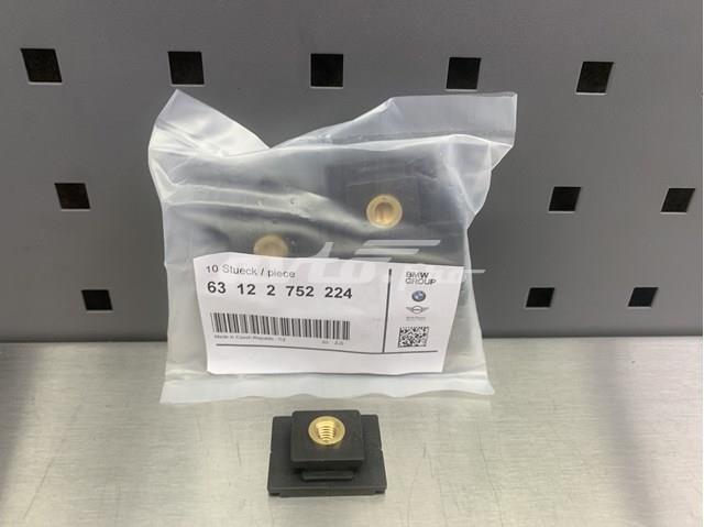 Гайка випускного колектора 63122752224 BMW
