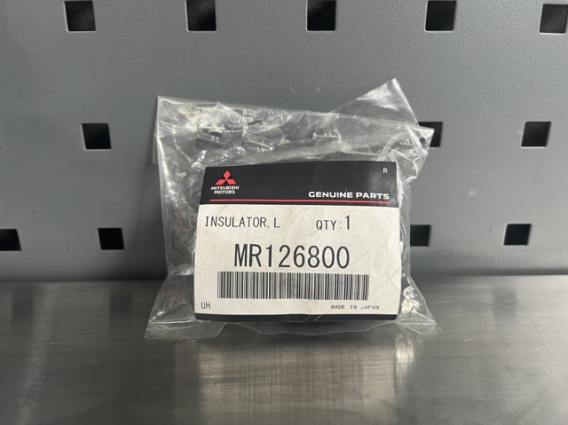 Подушка радіатору нижня MR126800 MITSUBISHI