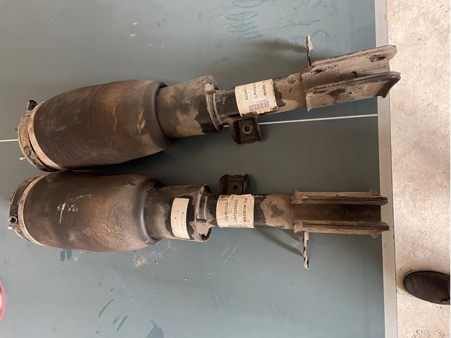 Стійка передня права LR032560G HOTBRAY