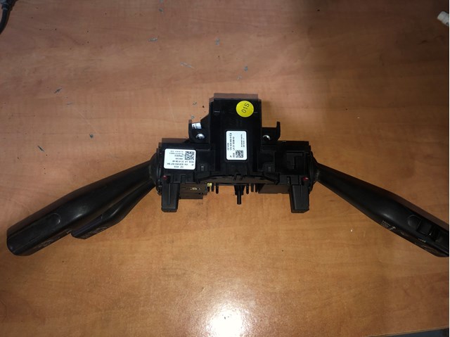 Перемикач підрульовий 3C9953513S VAG