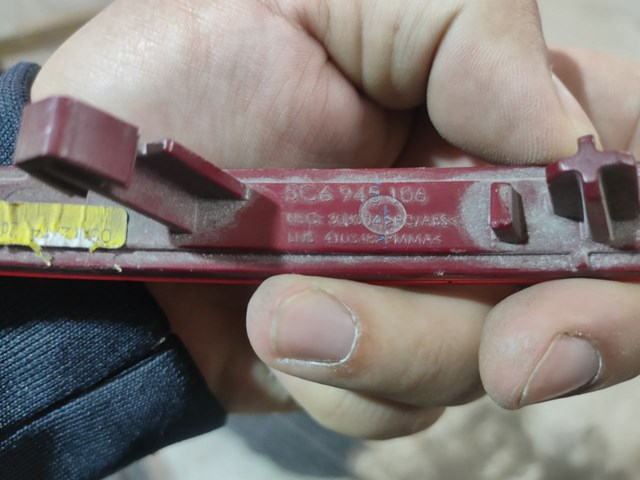 Катафот (відбивач) заднього бампера, правий 5C6945106 VAG