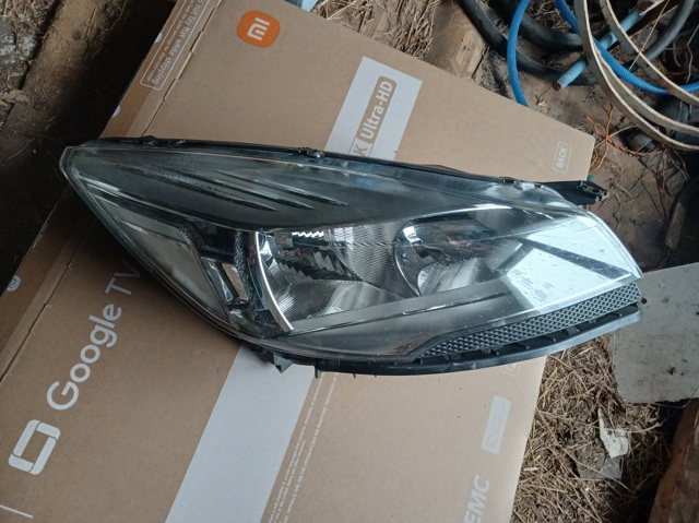 Фара правая CV4413W029AE FORD