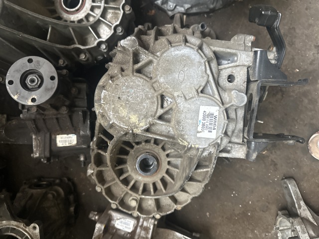 Механічна коробка перемикання передач 430003B030 HYUNDAI