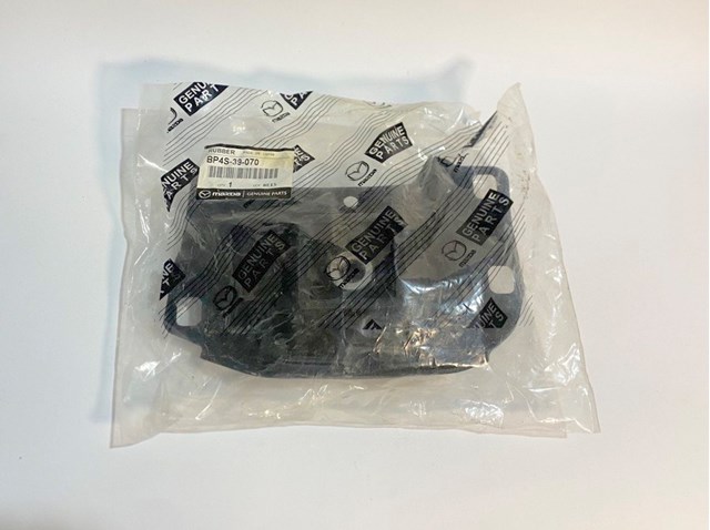 Подушка (опора) двигуна, ліва верхня BP4S39070 MAZDA