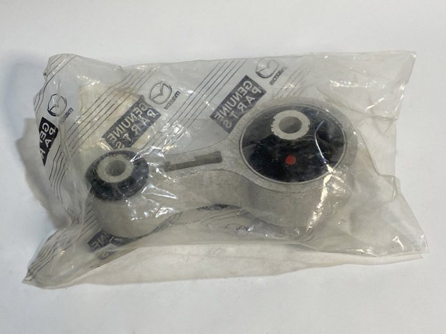 Опора двигуна задня GJ6A39040B MAZDA
