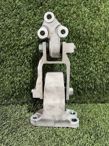Кронштейн подушки (опори) двигуна, задньої 113326RC0A NISSAN