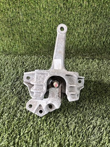 Права подушка двигуна 21810J7200 HYUNDAI