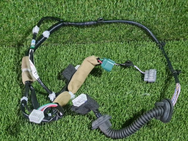 Джгут проводів задніх дверей 241264BA0A NISSAN