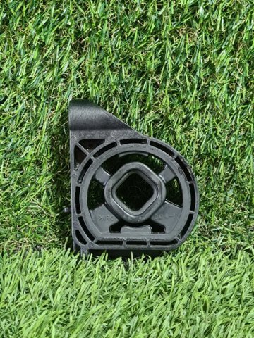 Подушка радіатора кондиціонера, верхня 25333F2000 HYUNDAI