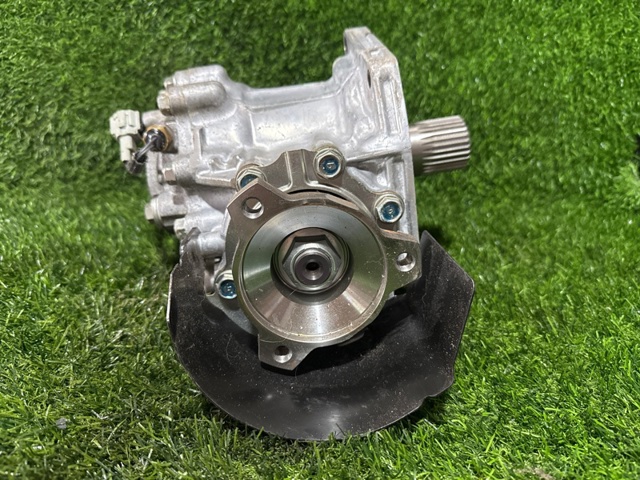 Раздатка (коробка роздавальна) 331006RC0B NISSAN
