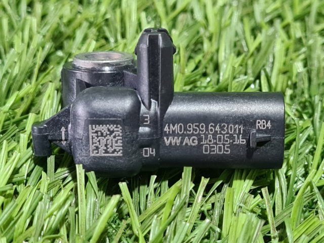 Датчик Айрбег передній 4M0959643 VAG