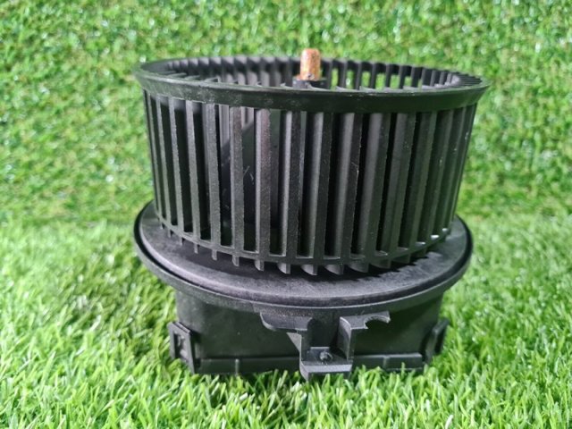 Моторчик пічки 4M1820021B VAG