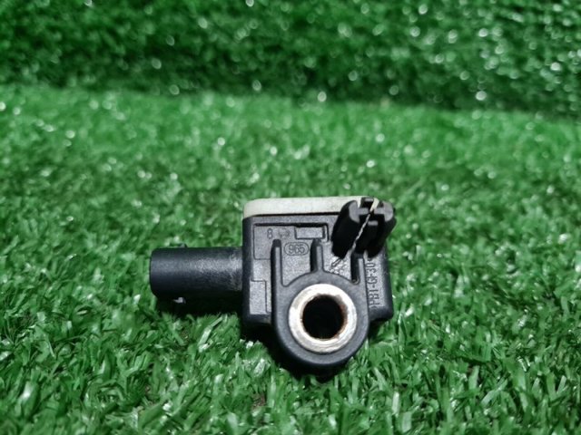 Датчик AIRBAG передній 56054212AA CHRYSLER