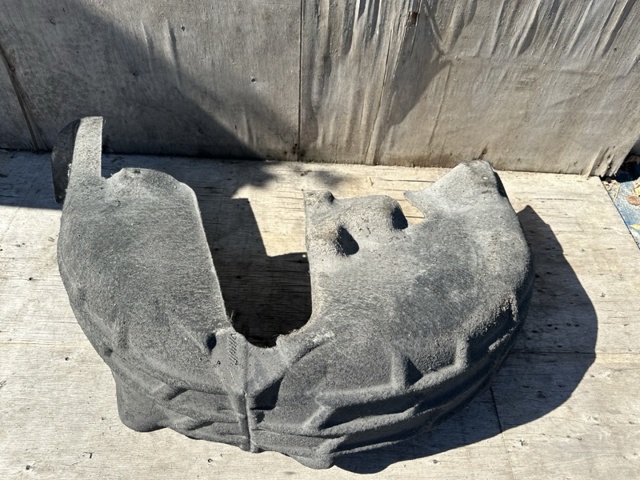 Підкрилок задній правий 5NL810972A VAG