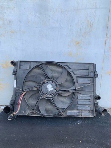 Радіатор охолодження двигуна Фольксваген Гольф ALLTRACK VII