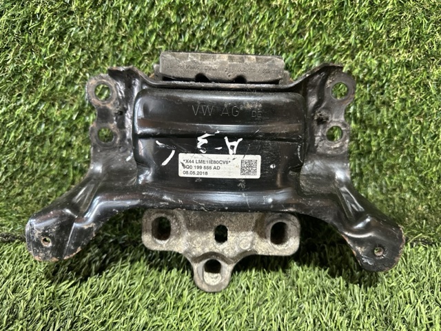 Ліва подушка двигуна 5Q0199555AD VAG