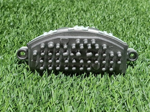 Резистор обігрівача Ауді Ку 3