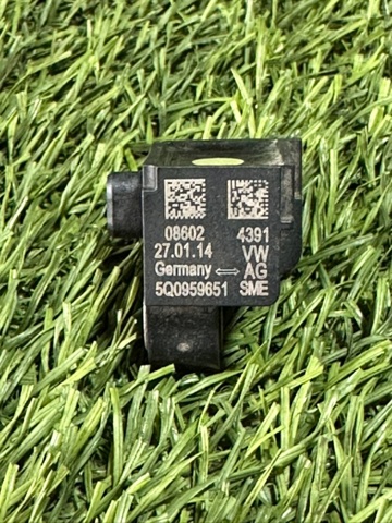 Датчик подушки безпеки 5Q0959651 VAG