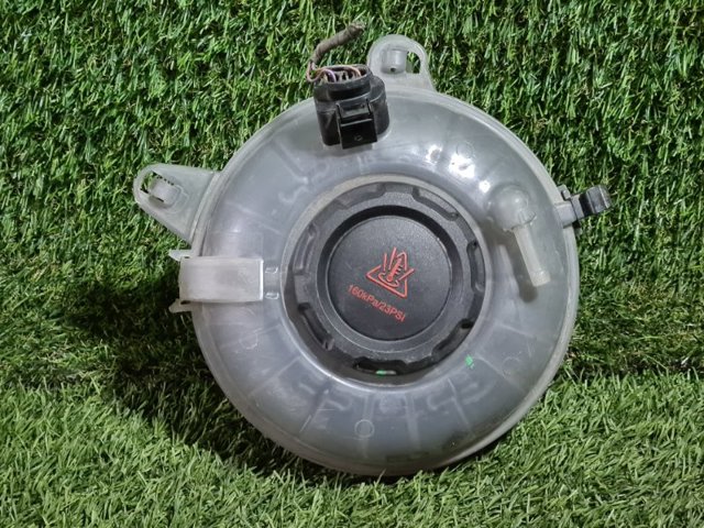 Бачок розширювальний 5QM121407C VAG