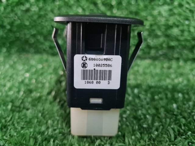 Кнопки заднього склопід'ємника 68085690AC CHRYSLER