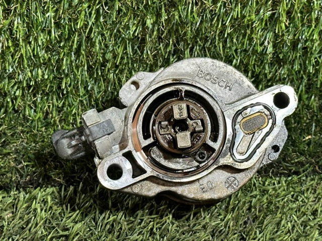 Насос вакуумний 68148184AA CHRYSLER