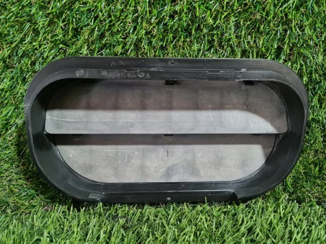 Люк заднього крила 6R0819465A VAG