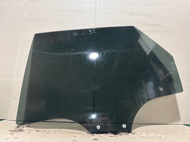 Скло задньої двері лівої 80A845205A VAG