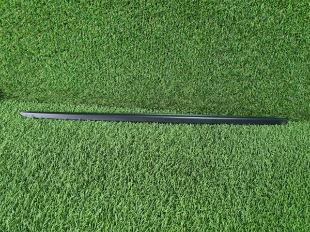 Правий молдинг вітрового скла 80A854328B VAG