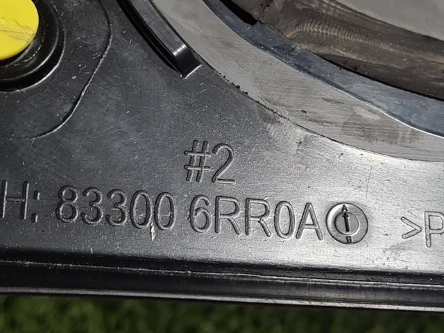 Скло кузова/багажного відсіку, праве 833006RR0A NISSAN