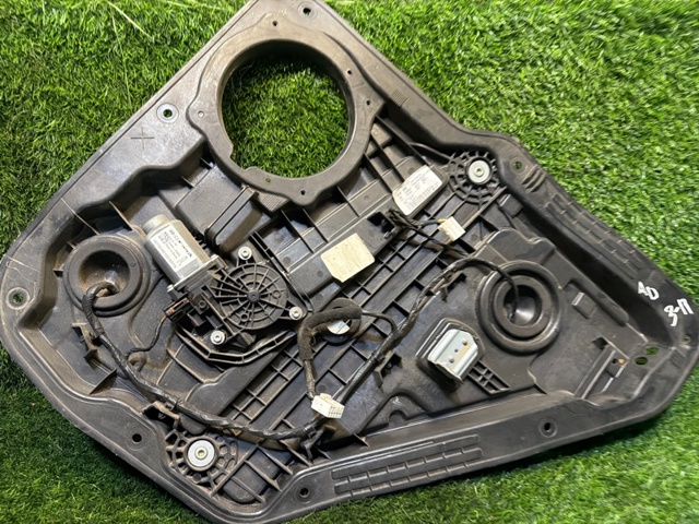 Двигун стеклопод'емника двері задньої, правої 83460F2000 HYUNDAI