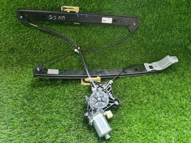 Склопідйомник (механізм переміщення скла) Ауді Ку 3