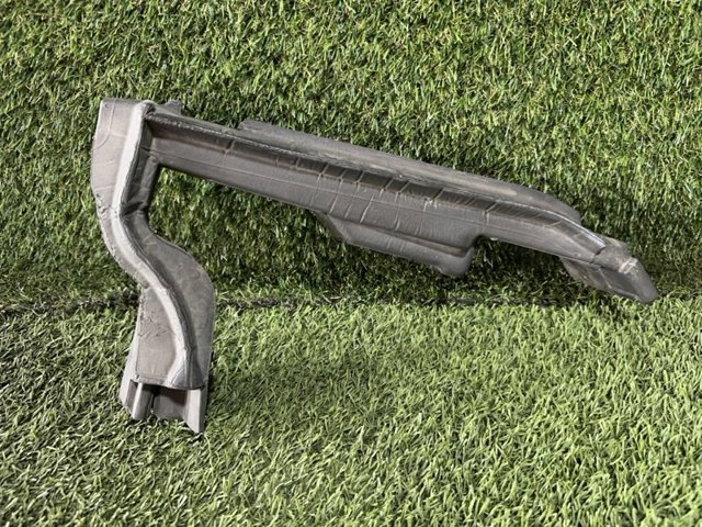 Ущільнювач капота 8R0823732A VAG