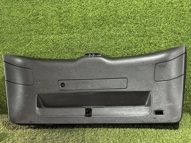 Оббивка дверей задка кузова 8R0867979B VAG
