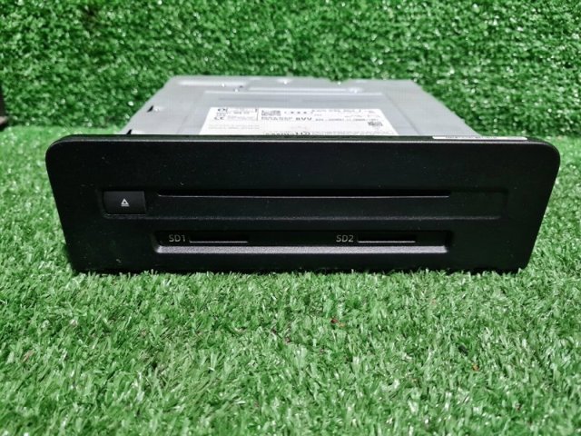 Блок керування мультимедійний 8W0035652J VAG