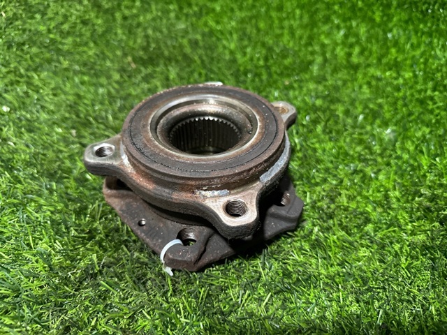 Маточина колеса передня 8W0407613 VAG