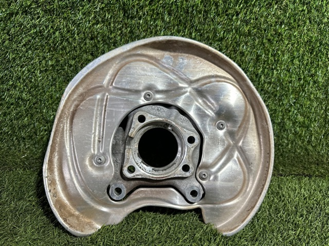 Цапфа права 8W0505432Q VAG