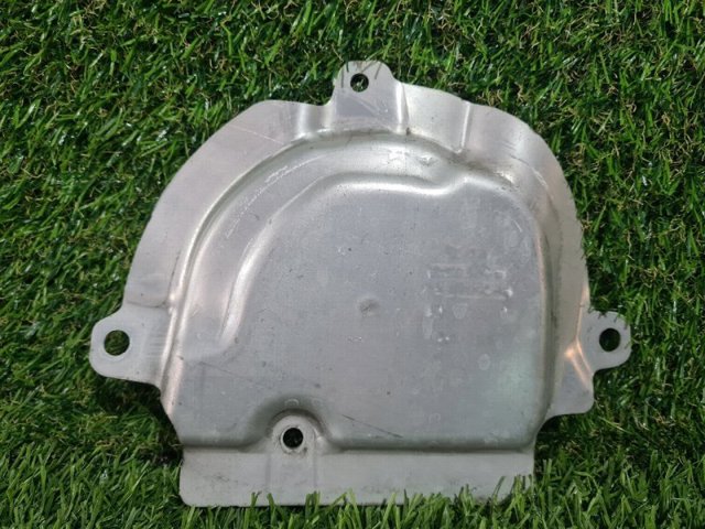 Лючок підкрилка переднього правого 8W0805584A VAG