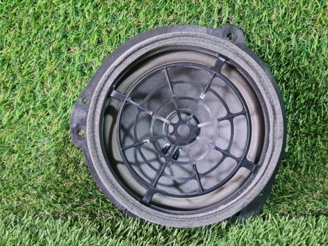 Динамік задньої двері 8W5035411 VAG