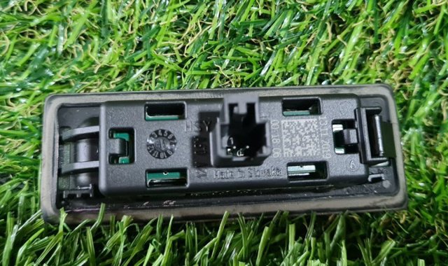 Ліхтар освітлення номерного знака 8W6943021A VAG