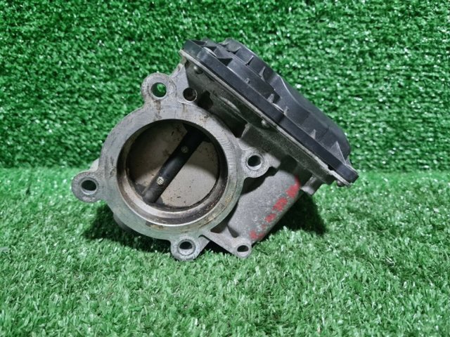 Блок дросельної заслінки PE0113640 MAZDA