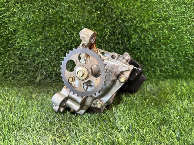 Насос масляний PE0114100 MAZDA