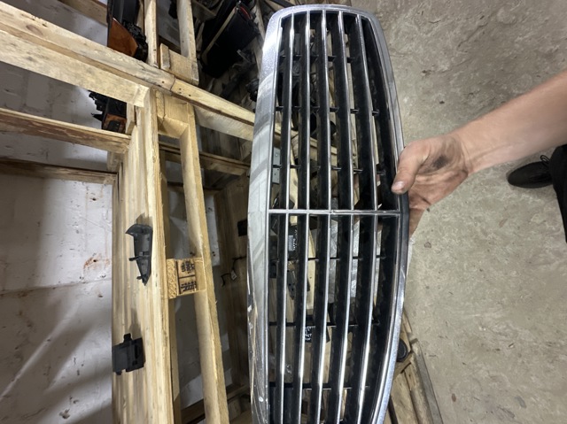 Решітка радіатора 2118800583 MERCEDES