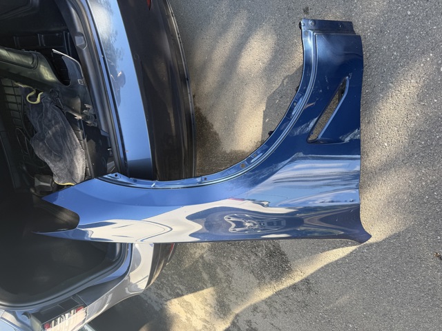 Переднє праве крило 41007930972 BMW
