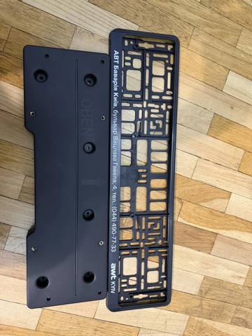 Кріплення переднього номера автомобіля 51138064628 BMW