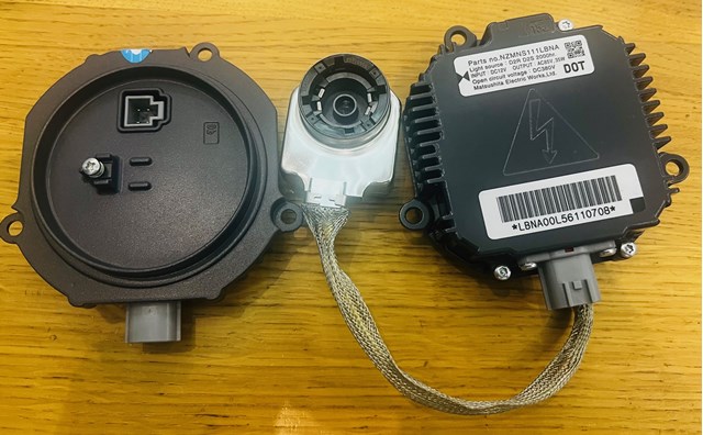 Блок управління ксеноновими фарами NZMNS111LBNA NISSAN